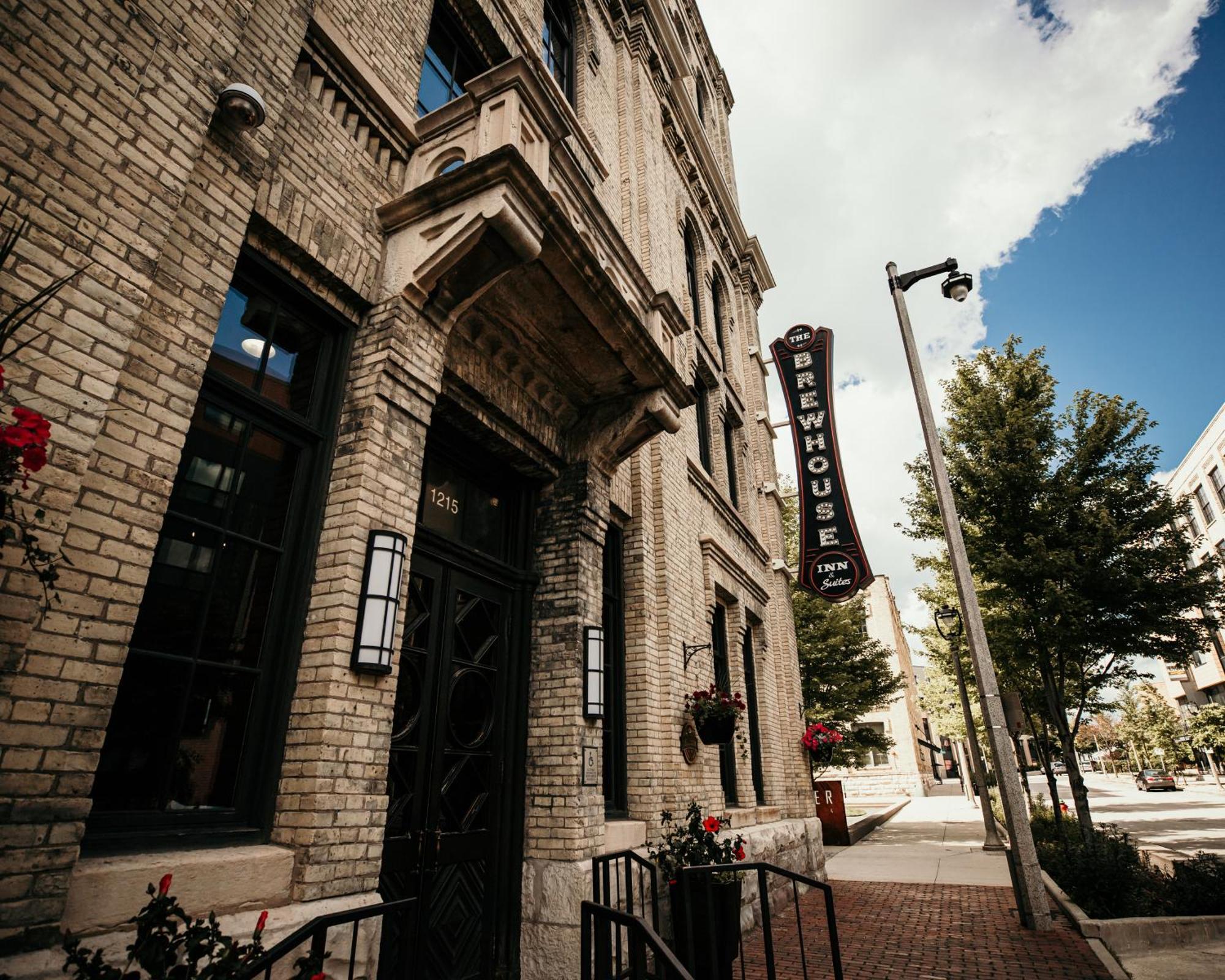 Brewhouse Inn And Suites Milwaukee Exterior foto