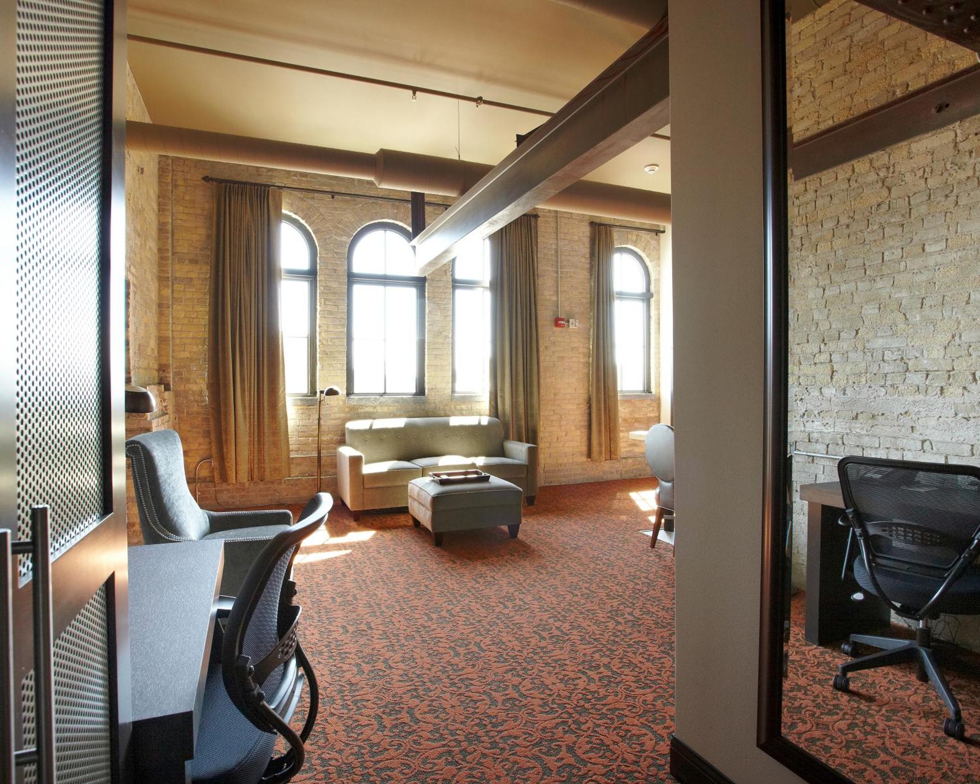 Brewhouse Inn And Suites Milwaukee Exterior foto
